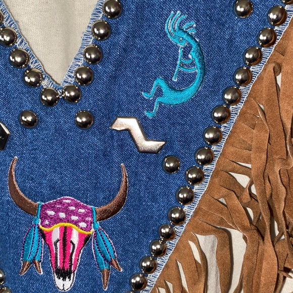 ✅Gepetto V Neck Vintage Tee - Picture 3 of 8